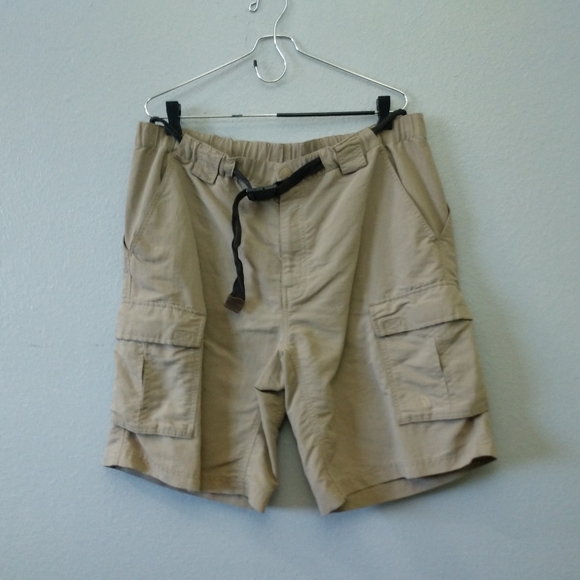 North Face Khaki Outdoor Cargo Shorts Belted FLAWS - Picture 1 of 10